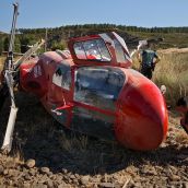 Vicente ICAL Imágenes del estado en el que quedó el helicóptero de extinción después del accidente registrado ayer al atardecer durante la intervención en el incendio de Villar de la Yegua (Salamanca)