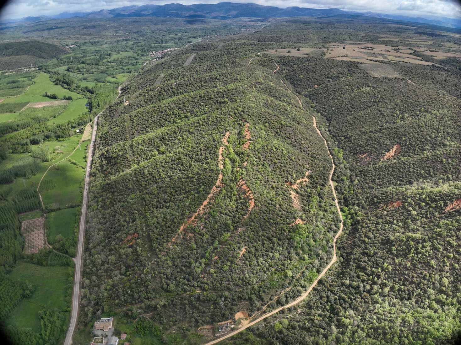 Explotación minera de La Griega (Villarroquel) | Grupo de Investigación Geoinca / Universidad de León Explotación minera de La Griega (Villarroquel) | Grupo de Investigación Geoinca / Universidad de León