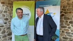 El presidente de ASODEBI, José Luis Ramón Corral (izquierda) junto a Raúl Valcarce alcalde de Carracedelo El presidente de ASODEBI, José Luis Ramón Corral (izquierda) junto a Raúl Valcarce alcalde de Carracedelo