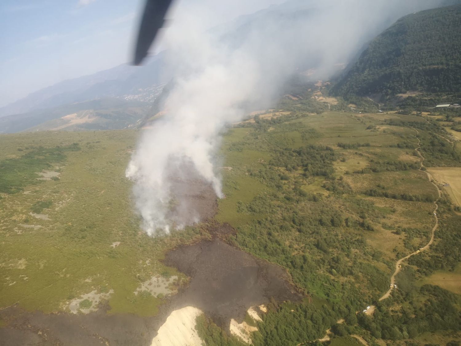 Incendio forestal en Caboalles de Arriba | Foto: AT Briff Incendio forestal en Caboalles de Arriba | Foto: AT Briff