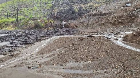 Carretera de acceso al Valle de Fornela | Foto: Página de Facebook 'Crónicas del Valle de Fornela' Carretera de acceso al Valle de Fornela | Foto: Página de Facebook 'Crónicas del Valle de Fornela'