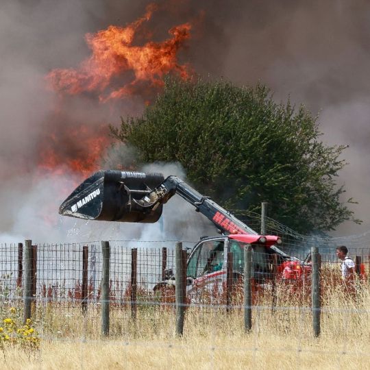 Carlos S. Campillo / ICAL . Incendio de nivel dos en Navatejera (León) (6)