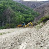 La Brigada de Medio Rural realiza la limpieza y reparación de la captación de agua de Palacios de Compludo | Ayuntamiento de Ponferrada