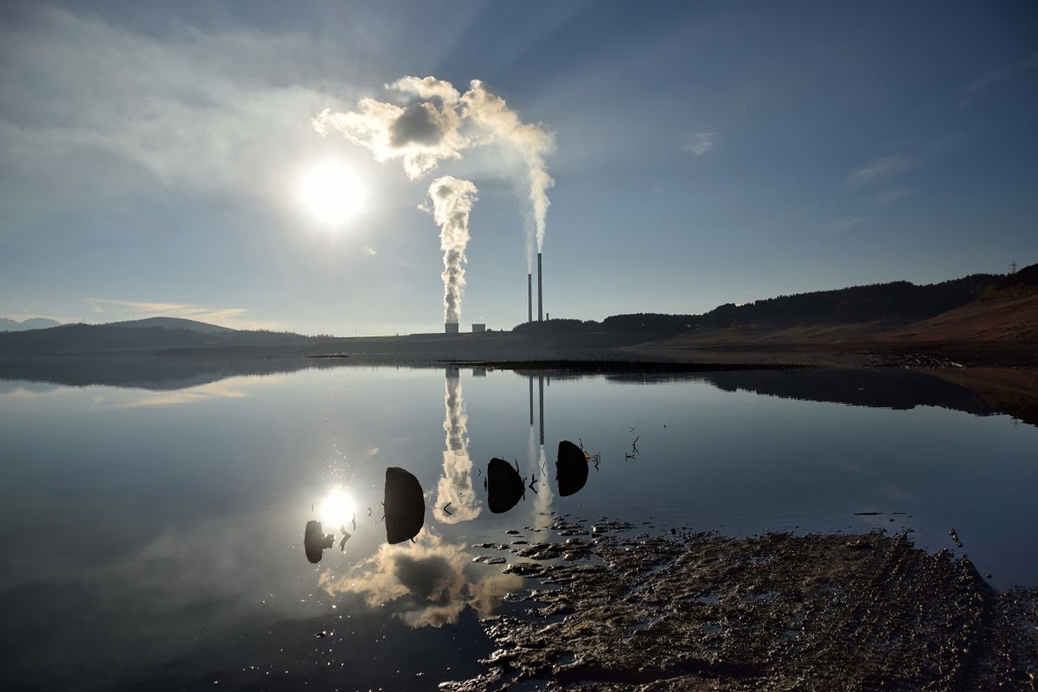 Memoria de humo y agua [2017, embalse de Bárcena]