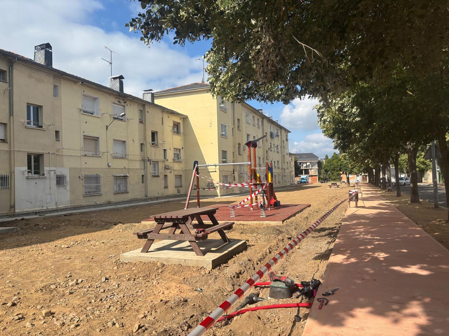 Obras en las antiguas carboneras de la MSP | Foto: Iris López, InfoBierzo Obras en las antiguas carboneras de la MSP | Foto: Iris López, InfoBierzo