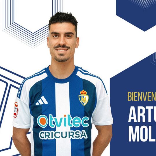 Arturo Molina, una nueva pieza para el centro el campo de la Ponferradina | Twitter de la Ponferradina (@SDP_1922) Arturo Molina, una nueva pieza para el centro el campo de la Ponferradina | Twitter de la Ponferradina (@SDP_1922)