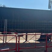 La escultura de los ciclistas de Pablo Voces continúa desaparecida y el nuevo mural permanece oculto La escultura de los ciclistas de Pablo Voces continúa desaparecida y el nuevo mural permanece oculto