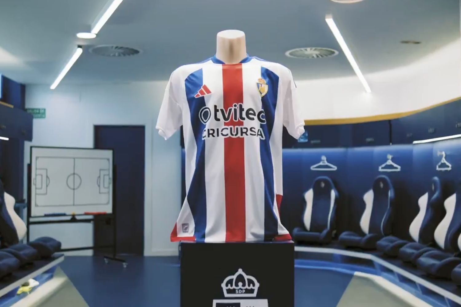 La Ponferradina presenta su “piel” con un cambio histórico para la temporada 2026-2027 | SD Ponferradina La Ponferradina presenta su “piel” con un cambio histórico para la temporada 2026-2027 | SD Ponferradina