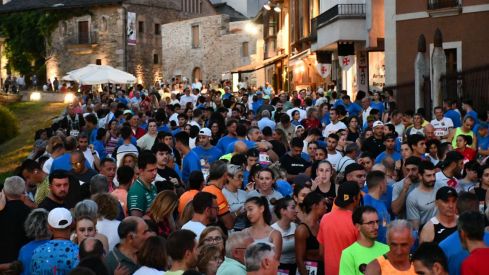 La '21 Lunas y Media' convierte Ponferrada en la capital del atletismo nocturno | Daniel Merino (InfobBierzo) La '21 Lunas y Media' convierte Ponferrada en la capital del atletismo nocturno | Daniel Merino (InfobBierzo)