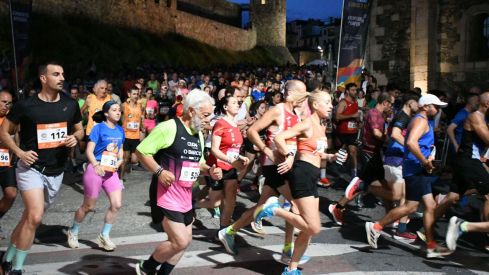 La '21 Lunas y Media' convierte Ponferrada en la capital del atletismo nocturno | Daniel Merino (InfobBierzo) La '21 Lunas y Media' convierte Ponferrada en la capital del atletismo nocturno | Daniel Merino (InfobBierzo)