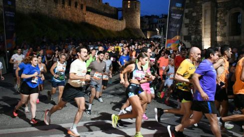 La '21 Lunas y Media' convierte Ponferrada en la capital del atletismo nocturno | Daniel Merino (InfobBierzo) La '21 Lunas y Media' convierte Ponferrada en la capital del atletismo nocturno | Daniel Merino (InfobBierzo)