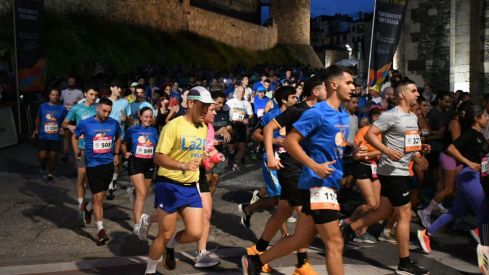 La '21 Lunas y Media' convierte Ponferrada en la capital del atletismo nocturno | Daniel Merino (InfobBierzo) La '21 Lunas y Media' convierte Ponferrada en la capital del atletismo nocturno | Daniel Merino (InfobBierzo)
