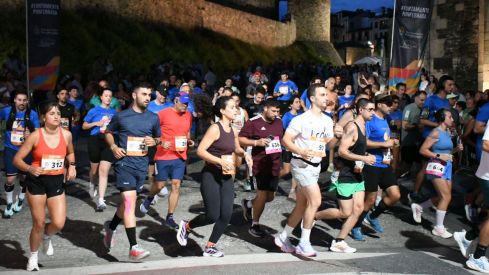 La '21 Lunas y Media' convierte Ponferrada en la capital del atletismo nocturno | Daniel Merino (InfobBierzo) La '21 Lunas y Media' convierte Ponferrada en la capital del atletismo nocturno | Daniel Merino (InfobBierzo)