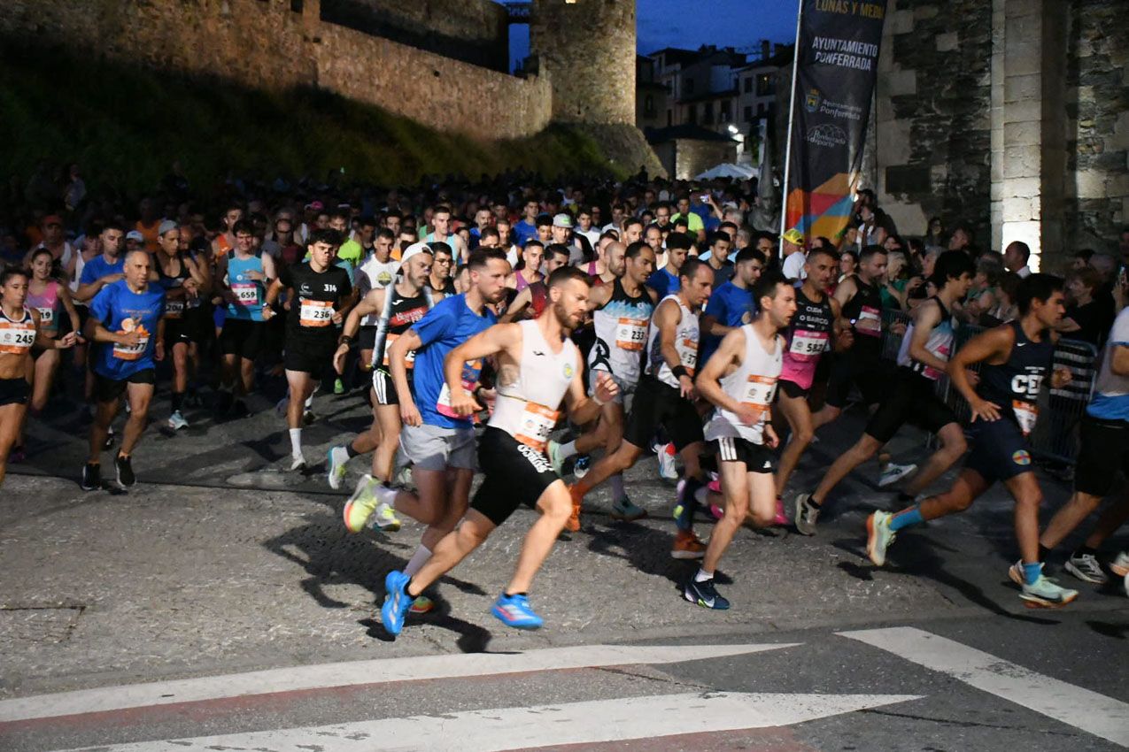 La '21 Lunas y Media' convierte Ponferrada en la capital del atletismo nocturno (47) La '21 Lunas y Media' convierte Ponferrada en la capital del atletismo nocturno (47)