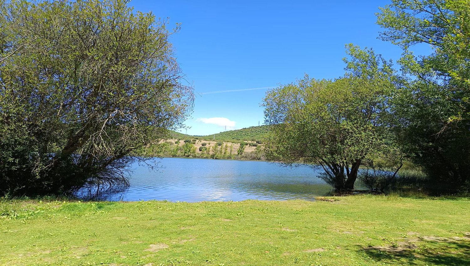 El Lago de Carucedo es la zona de baño mejor valorada en El Bierzo | María Corral (InfoBierzo) El Lago de Carucedo es la zona de baño mejor valorada en El Bierzo | María Corral (InfoBierzo)