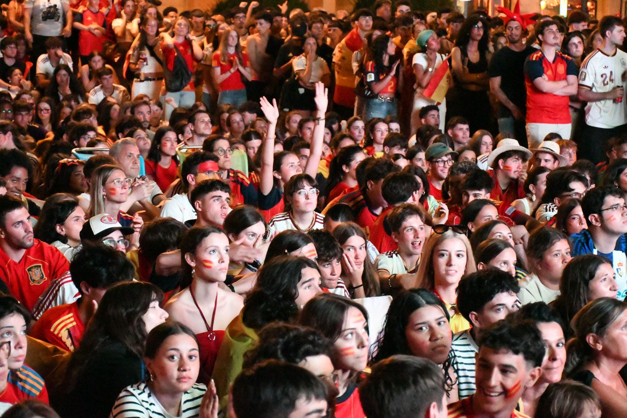El Bierzo celebra el triunfo de España y un histórico título mundial | Daniel Merin (InfoBierzo) El Bierzo celebra el triunfo de España y un histórico título mundial | Daniel Merin (InfoBierzo)