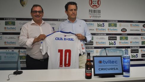 Caja Rural regala el abono y una camiseta de la Ponferradina a los nuevos clientes que lleven su nómina Caja Rural regala el abono y una camiseta de la Ponferradina a los nuevos clientes que lleven su nómina