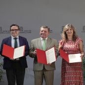 Luis Miguel González Gago y los rectores de las cuatro universidades públicas de CyL firman el protocolo general de actuación para el impulso de actuaciones referidas a la ciudadanía castellana y leonesa en el exterior | Rubén Cacho  / ICAL