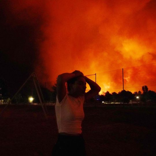 La localidad de Turienzo Castañero asediada por el fuego César Sánchez ICAL (6)