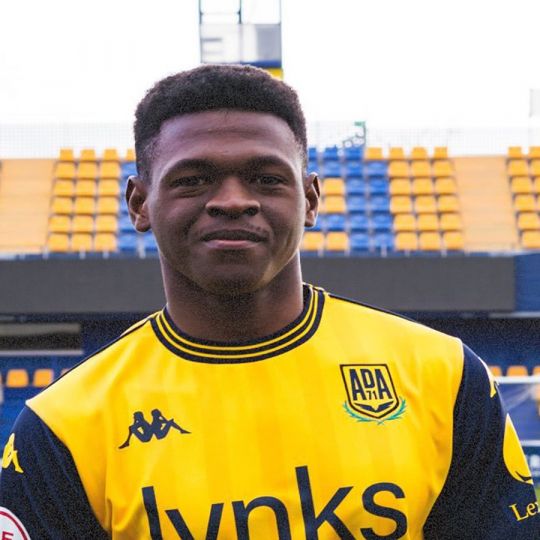 Ntji Tounkara, una nueva opción para el centro del campo de la Ponferradina | Córdoba Club de Fútbol
