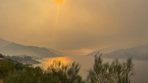 Rmestudios ICAL Incendio en Burgohondo, Navaluenga y El Tiemblo. En la foto embalse de El Burguillos, en la localidad de El Barraco. Rmestudios ICAL Incendio en Burgohondo, Navaluenga y El Tiemblo. En la foto embalse de El Burguillos, en la localidad de El Barraco.