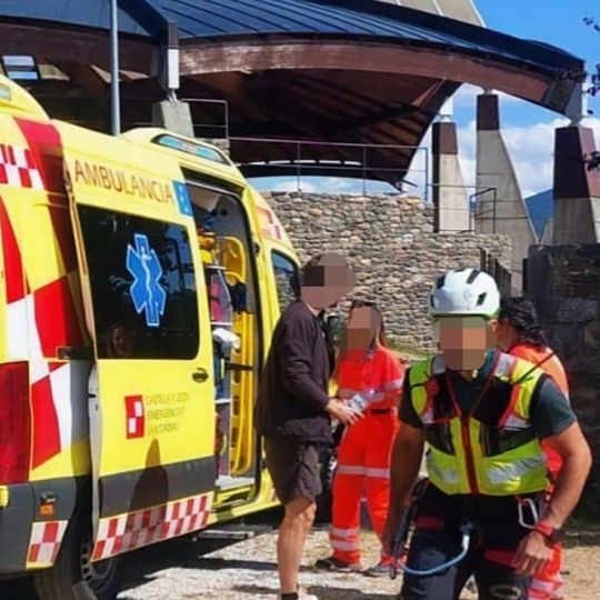 Rescate de un senderista en Vegahuerta | Guardia Civil