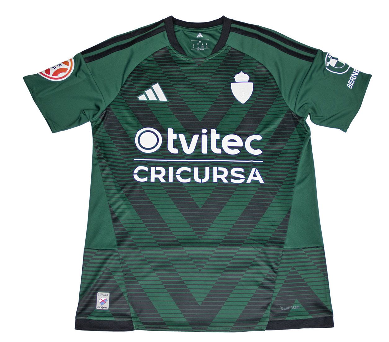 Nueva camiseta de la Ponferradina (Twitter @SDP 1922) (2)