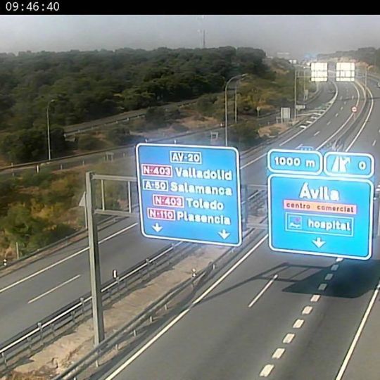 16 carreteras permanecen cortadas en Castilla y León por el incendio de Burgohondo (Ávila) | DGT