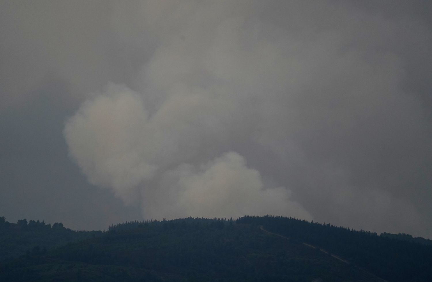 Incendio en Veguellina, perteneciente al municipio de Villafranca del Bierzo(1) | Foto: César Sánchez, ICAL Incendio en Veguellina, perteneciente al municipio de Villafranca del Bierzo(1) | Foto: César Sánchez, ICAL