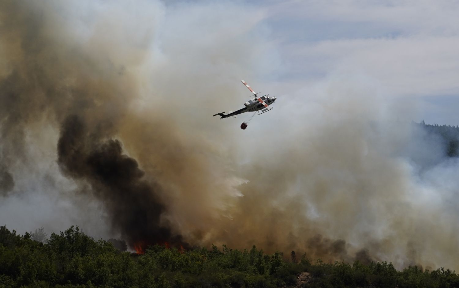 Incendio en la localidad de Veguellina, perteneciente al municipio de Villafranca del Bierzo | Foto: César Sánchez, ICAL Incendio en la localidad de Veguellina, perteneciente al municipio de Villafranca del Bierzo | Foto: César Sánchez, ICAL