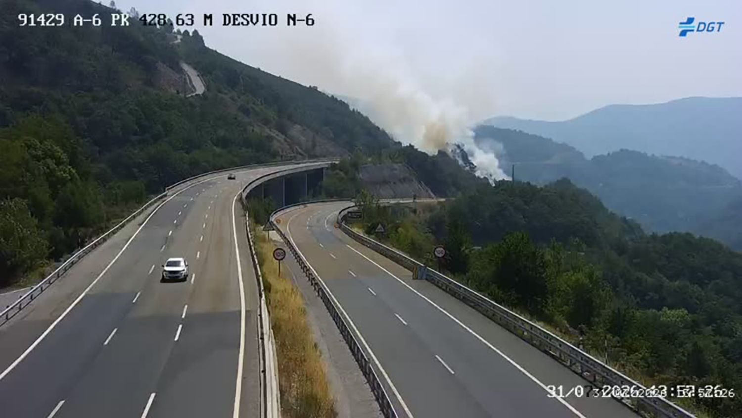 Incendio de San Tirso desde la A6 Incendio de San Tirso desde la A6