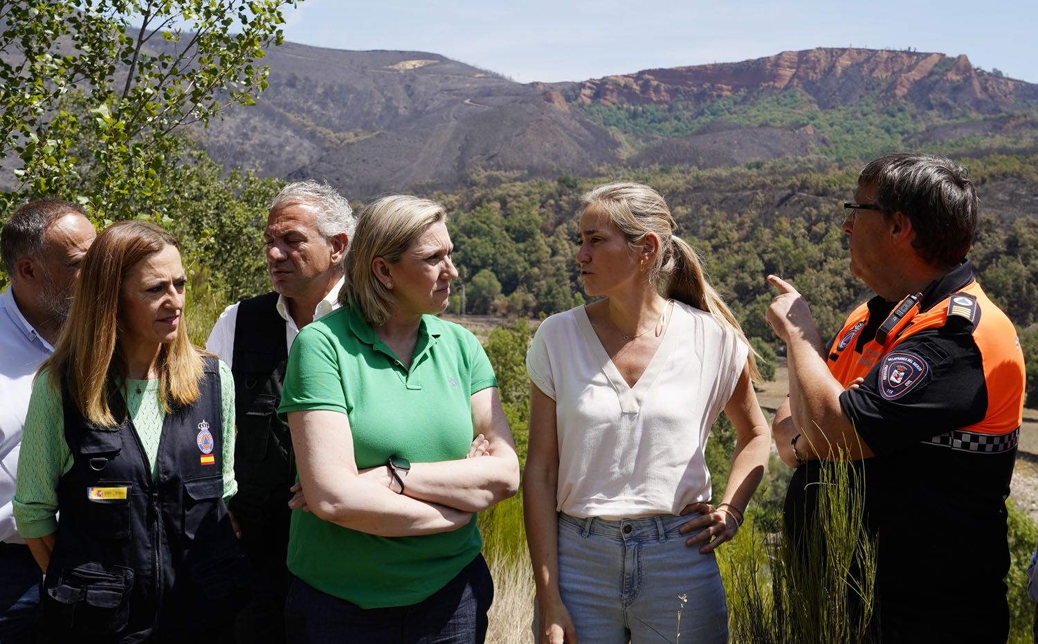 Vicepresidenta Tercera del Gobierno y Ministra para la Transición Ecológica y el Reto Demográfico, Sara Aagesen (D), junto a la vicepresidenta de Castilla y León, María Isabel Blanco (I) (1)
