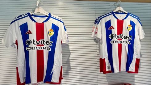 Ya a la venta la nueva camiseta de la Ponferradina | SD Ponferradina Ya a la venta la nueva camiseta de la Ponferradina | SD Ponferradina