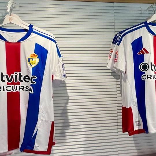 Ya a la venta la nueva camiseta de la Ponferradina | SD Ponferradina Ya a la venta la nueva camiseta de la Ponferradina | SD Ponferradina