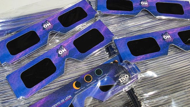Reparto gafas eclipse (1) Reparto gafas eclipse (1)