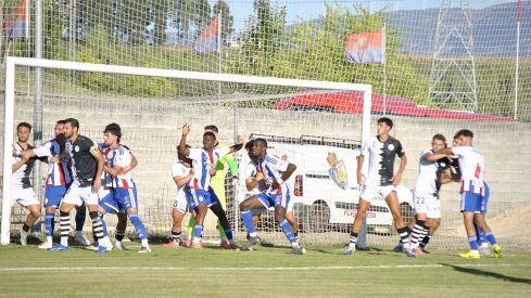 Partido entre la Ponferradina y el Unionistas en pretemporada | Foto: Norberto de la Mata Partido entre la Ponferradina y el Unionistas en pretemporada | Foto: Norberto de la Mata