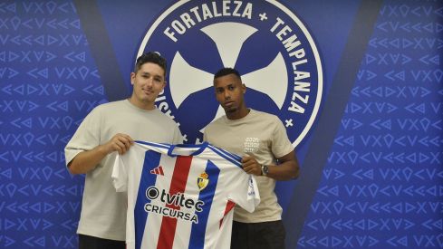 Presentación de Quicala Bari como nuevo jugador de la Ponferradina | Foto: Norberto de la Mata Presentación de Quicala Bari como nuevo jugador de la Ponferradina | Foto: Norberto de la Mata