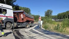 Comienza el asfaltado del camino de Linares en Columbrianos | Ayuntamiento de Ponferrada Comienza el asfaltado del camino de Linares en Columbrianos | Ayuntamiento de Ponferrada
