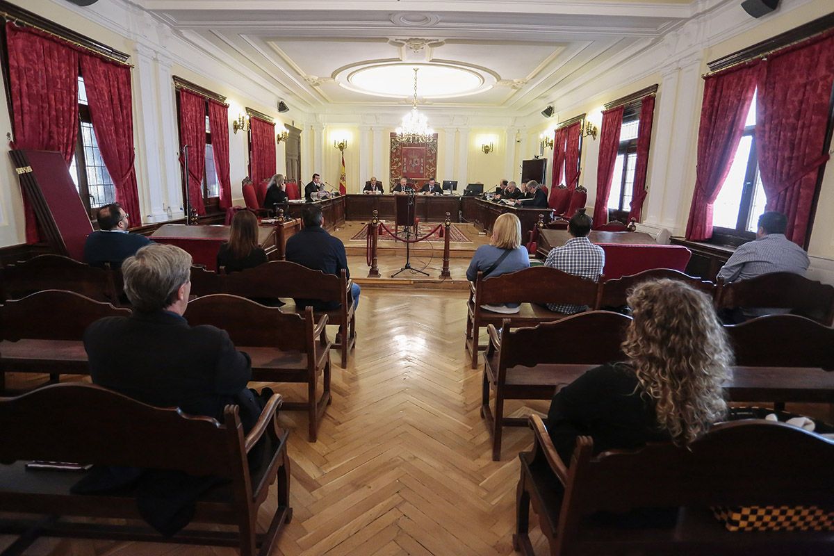 Juicio por estafa mediante cursos de formación en fitosanitarios Juicio por estafa mediante cursos de formación en fitosanitarios