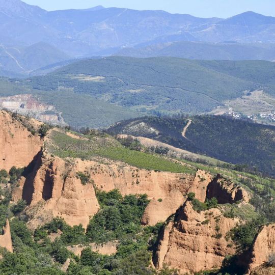 Las Médulas un año después del incendio (39) Las Médulas un año después del incendio (39)