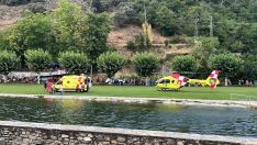 La ministra de Sanidad auxilia a un bañista en Villafranca del Bierzo | Foto: Cedida a InfoBierzo