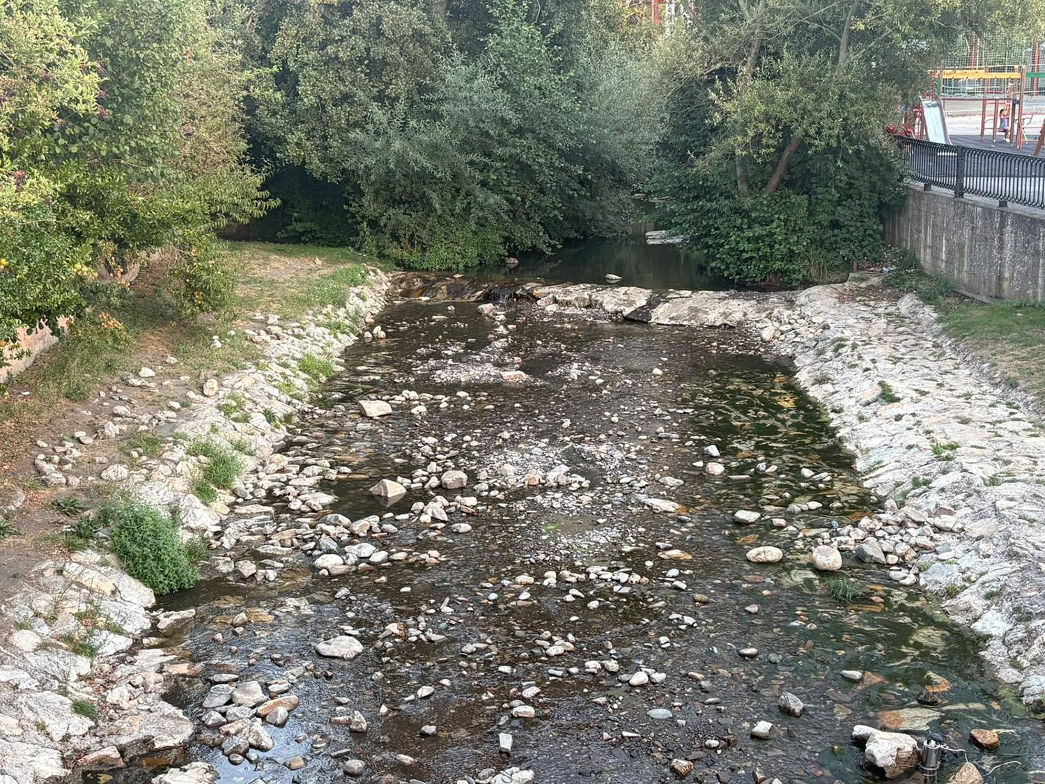 Escasez de agua el río Oza en Toral de Merayo 3 | Foto: InfoBierzo Escasez de agua el río Oza en Toral de Merayo 3 | Foto: InfoBierzo