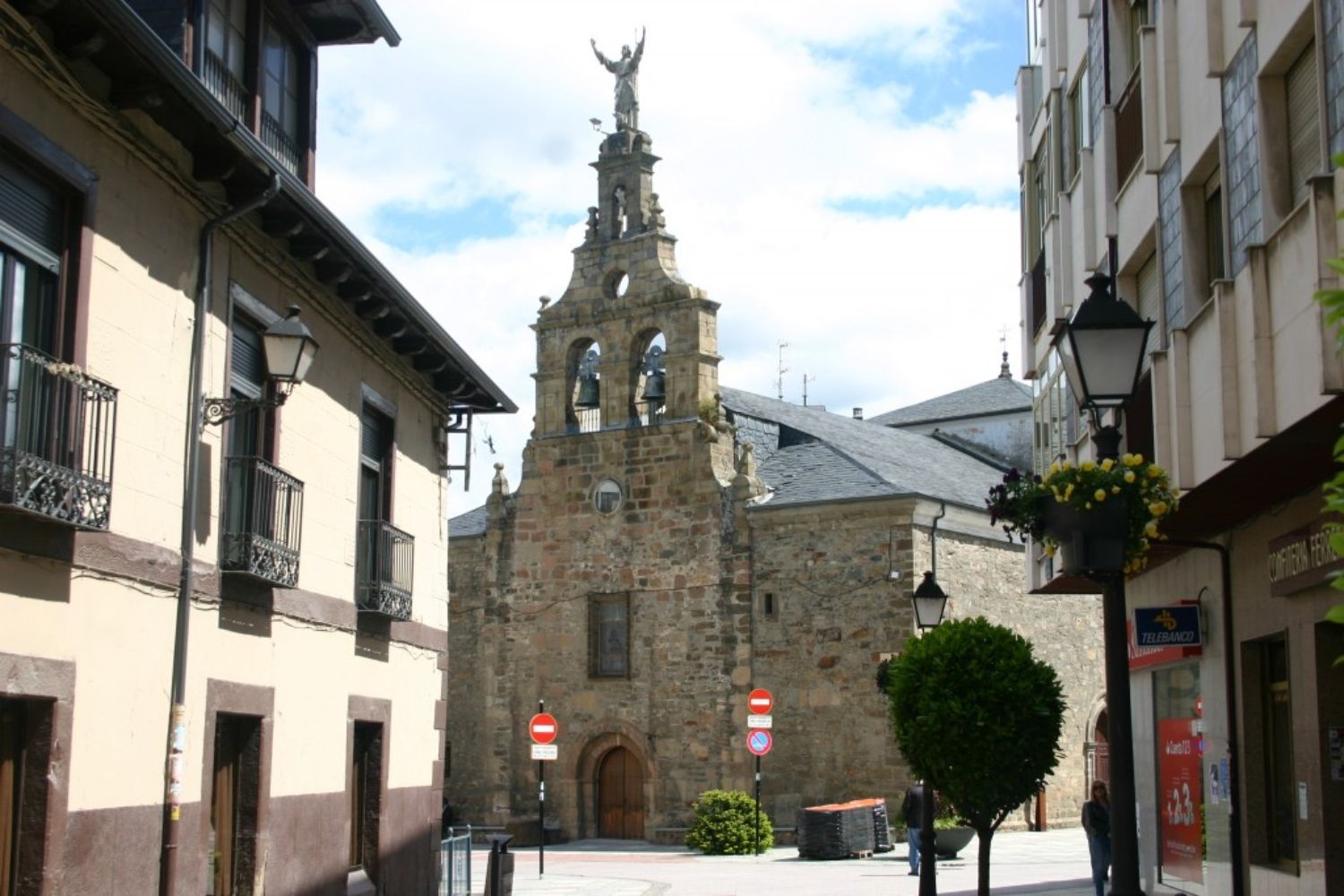 Iglesia de San Pedro de Bembibre | Diócesis de Astorga Iglesia de San Pedro de Bembibre | Diócesis de Astorga