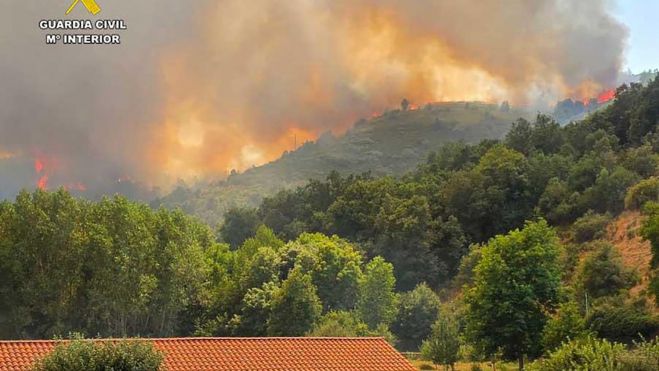 Detenido un hombre por el incendio de La Utrera que obligó a evacuar a 66 personas Detenido un hombre por el incendio de La Utrera que obligó a evacuar a 66 personas