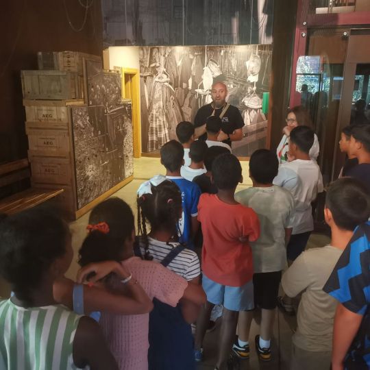 Una treintena de niños saharauis descubren el Museo de la Energía y La Térmica Cultural de Ponferrada Una treintena de niños saharauis descubren el Museo de la Energía y La Térmica Cultural de Ponferrada