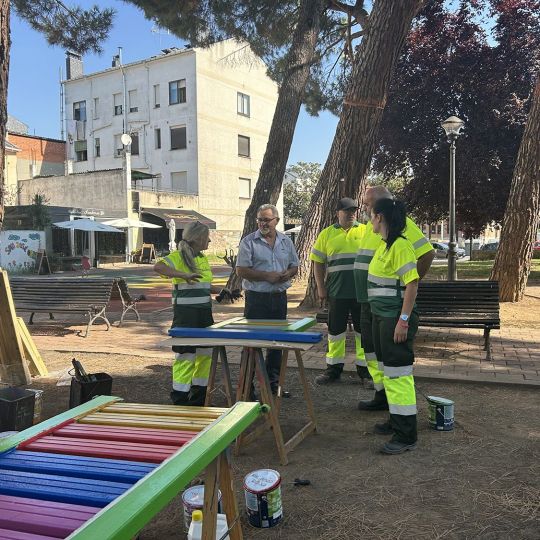El concejal de Medio Ambiente, Carlos Fernández, ha revisado los trabajos de reparación y mantenimiento de la zona de juegos infantiles del Parque Pablo Picasso El concejal de Medio Ambiente, Carlos Fernández, ha revisado los trabajos de reparación y mantenimiento de la zona de juegos infantiles del Parque Pablo Picasso
