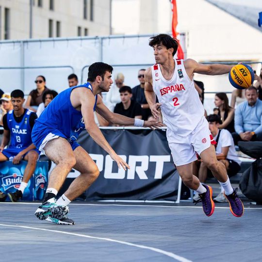 Jordi Boix lleva al Baloncesto Clínica Ponferrada al Mundial U23 de 3x3 en China Jordi Boix lleva al Baloncesto Clínica Ponferrada al Mundial U23 de 3x3 en China