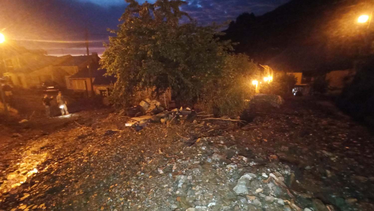 César SánchezICAL Riada en el pueblo de Manzanedo de Valdueza(10) César SánchezICAL Riada en el pueblo de Manzanedo de Valdueza(10)