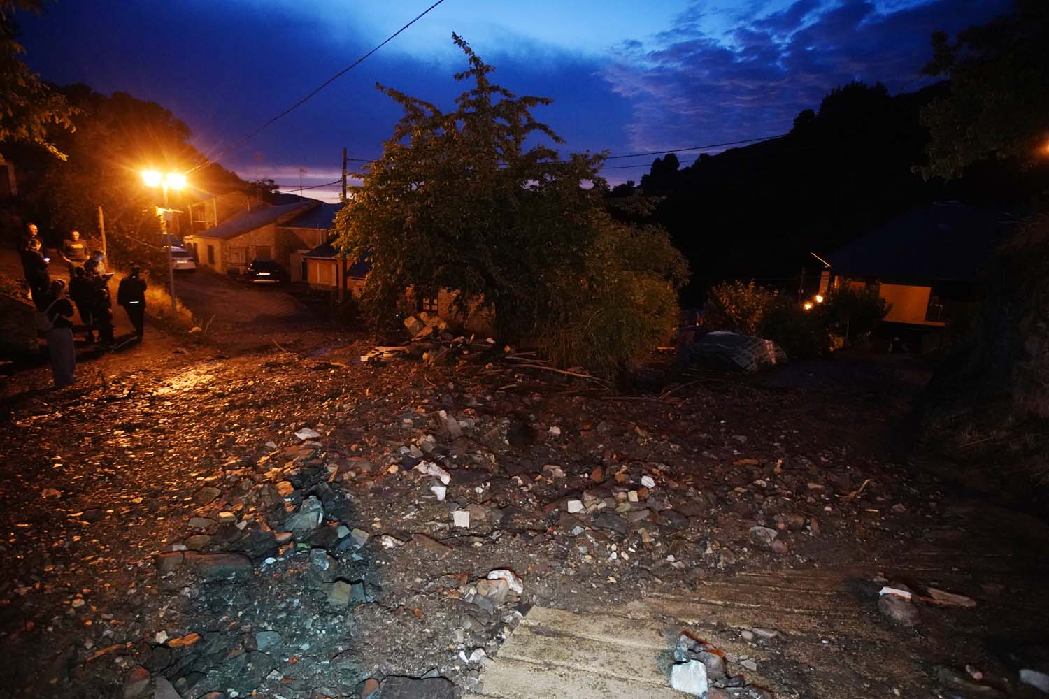 César SánchezICAL Riada en el pueblo de Manzanedo de Valdueza(14) César SánchezICAL Riada en el pueblo de Manzanedo de Valdueza(14)