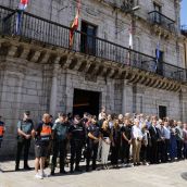 Concentración silenciosa en recuerdo de las dos víctimas mortales de la riada de Manzanedo de Valdueza (Ponferrada)| Foto: César Sánchez, ICAL Concentración silenciosa en recuerdo de las dos víctimas mortales de la riada de Manzanedo de Valdueza (Ponferrada)| Foto: César Sánchez, ICAL